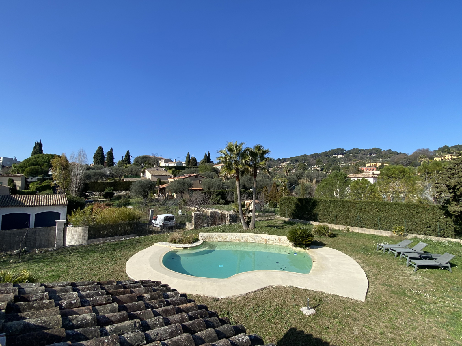 Vente Mas provençal sur 3 niveaux de 194 m² sur terrain 1470 m² ...